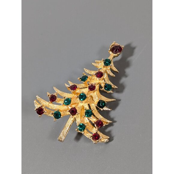 Vintage MYLU Christmas Tree Brooch Red Green Rhinestone Signed Gold Tone - Picture 1 of 6